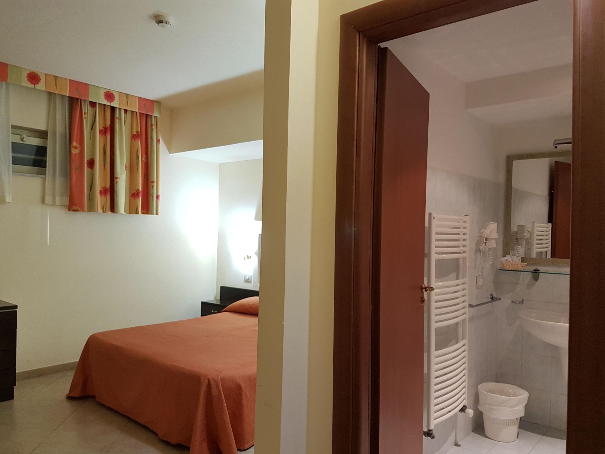 Hotel Orizzonte Letojanni Bagian luar foto