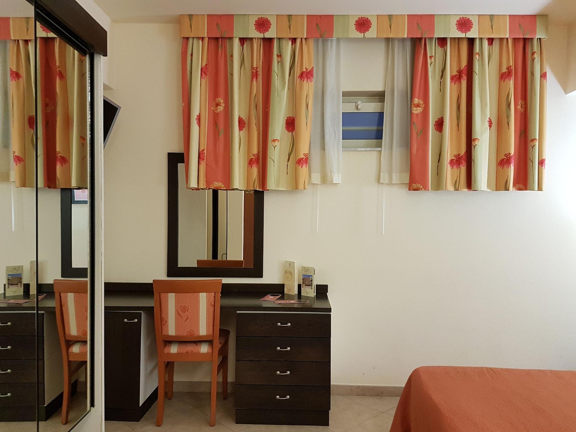 Hotel Orizzonte Letojanni Bagian luar foto