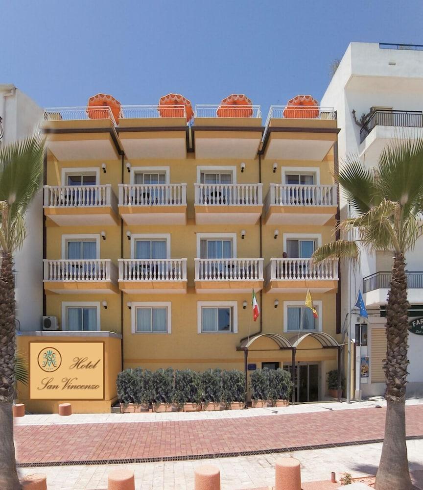 Hotel Orizzonte Letojanni Bagian luar foto