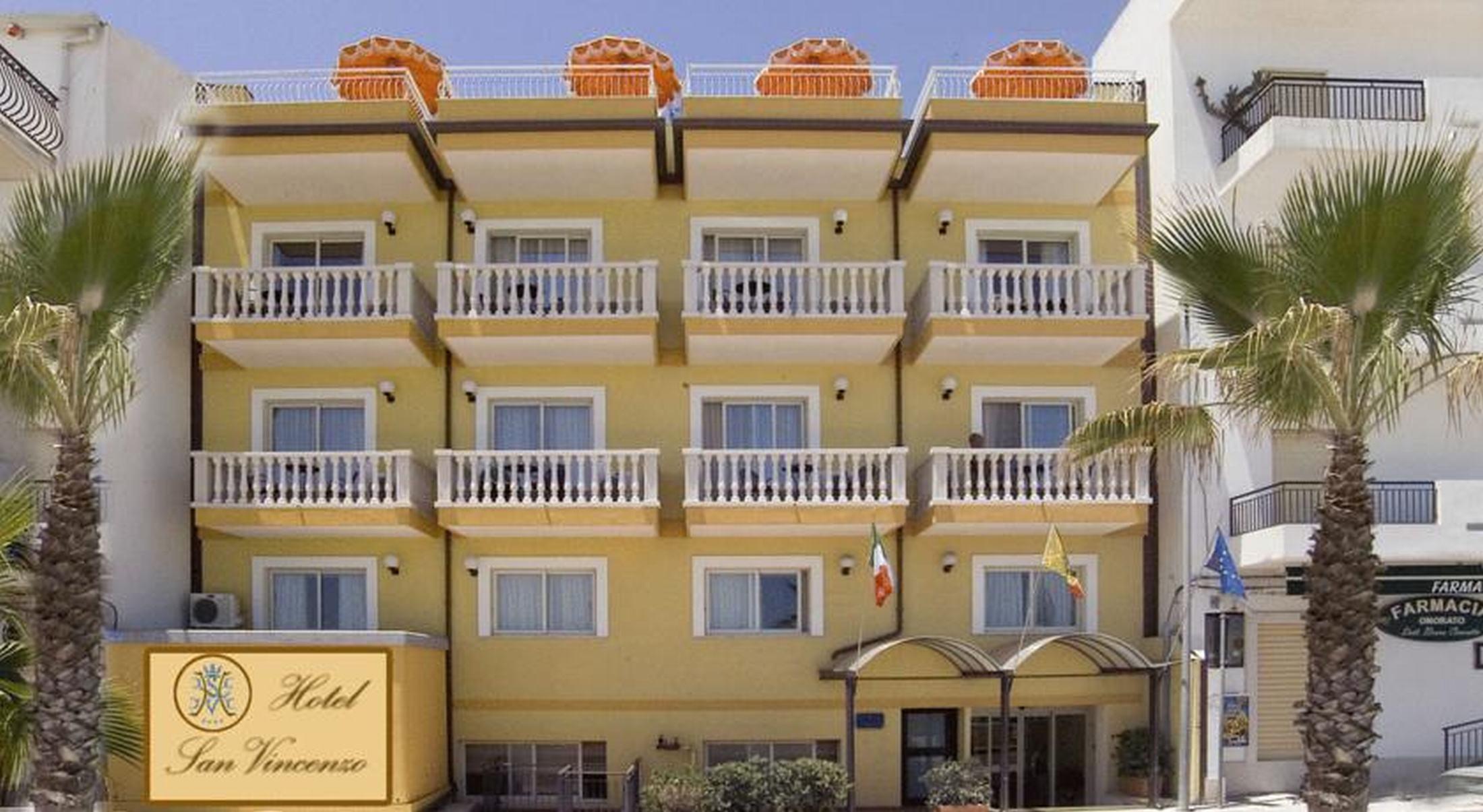 Hotel Orizzonte Letojanni Bagian luar foto