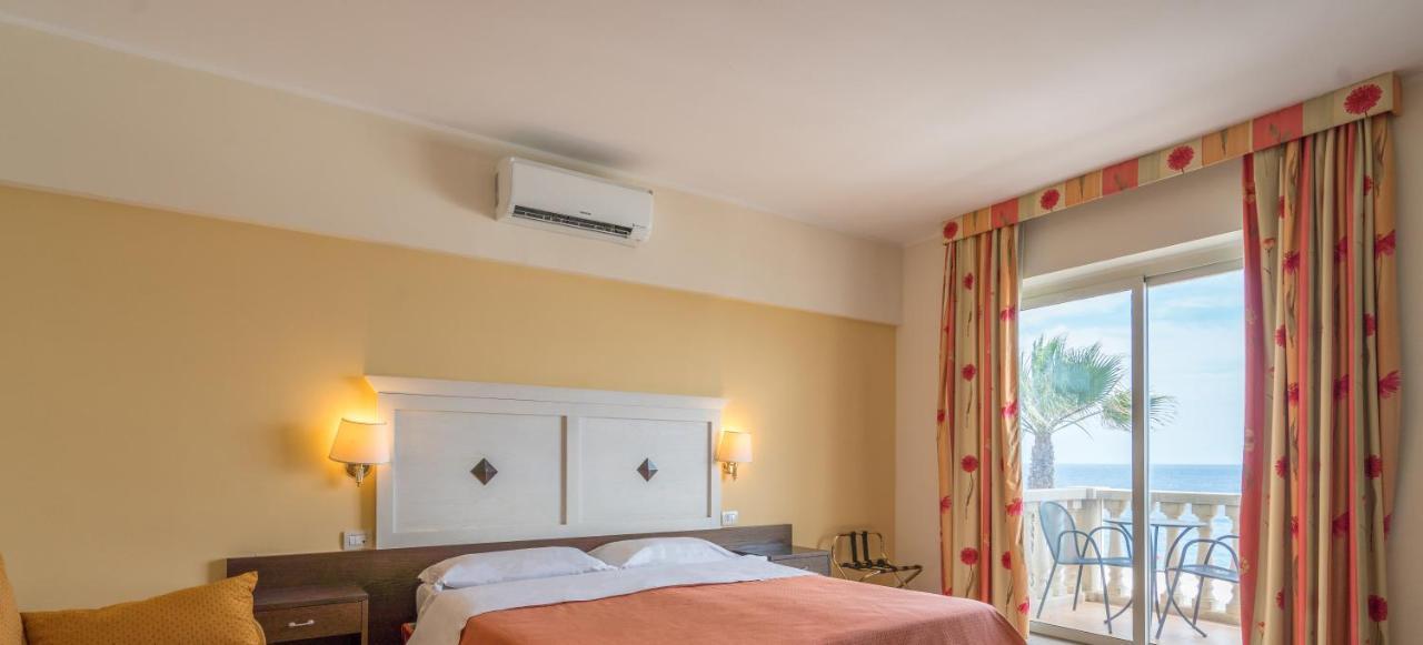 Hotel Orizzonte Letojanni Bagian luar foto