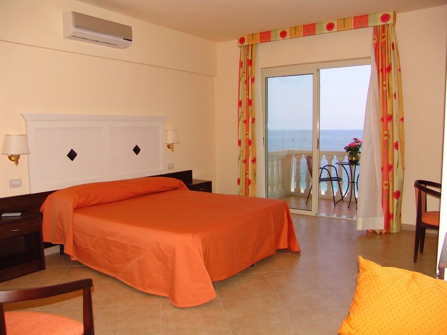 Hotel Orizzonte Letojanni Bagian luar foto