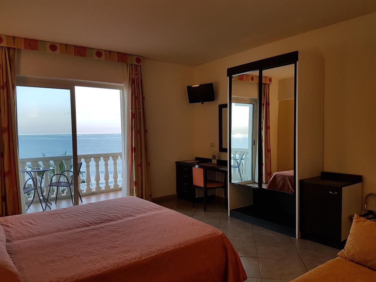 Hotel Orizzonte Letojanni Bagian luar foto