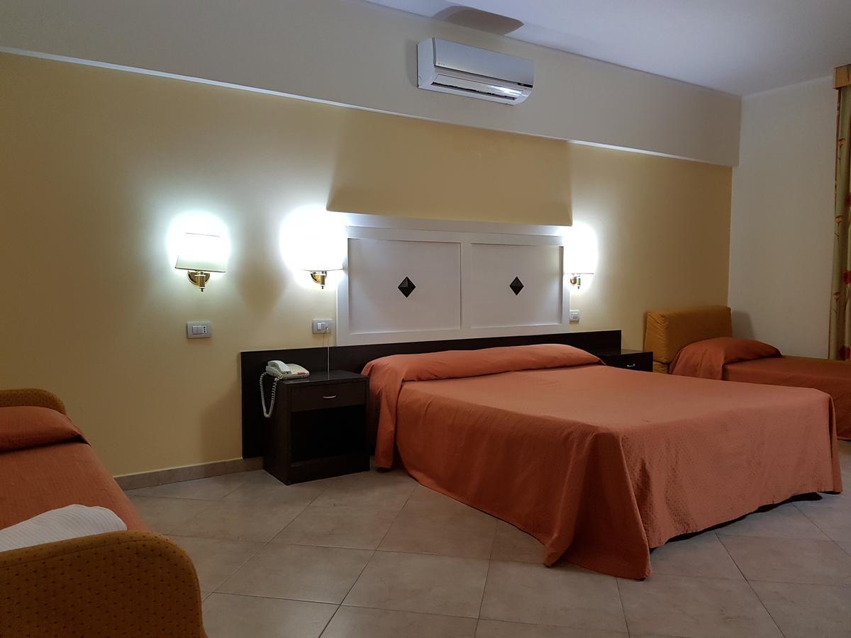 Hotel Orizzonte Letojanni Bagian luar foto