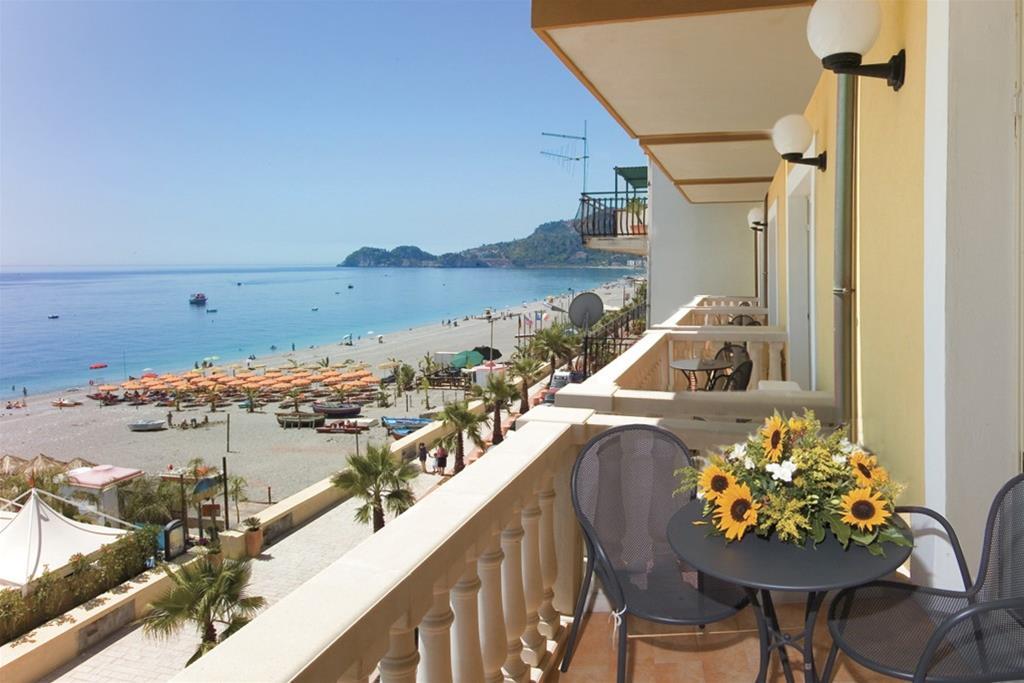 Hotel Orizzonte Letojanni Bagian luar foto
