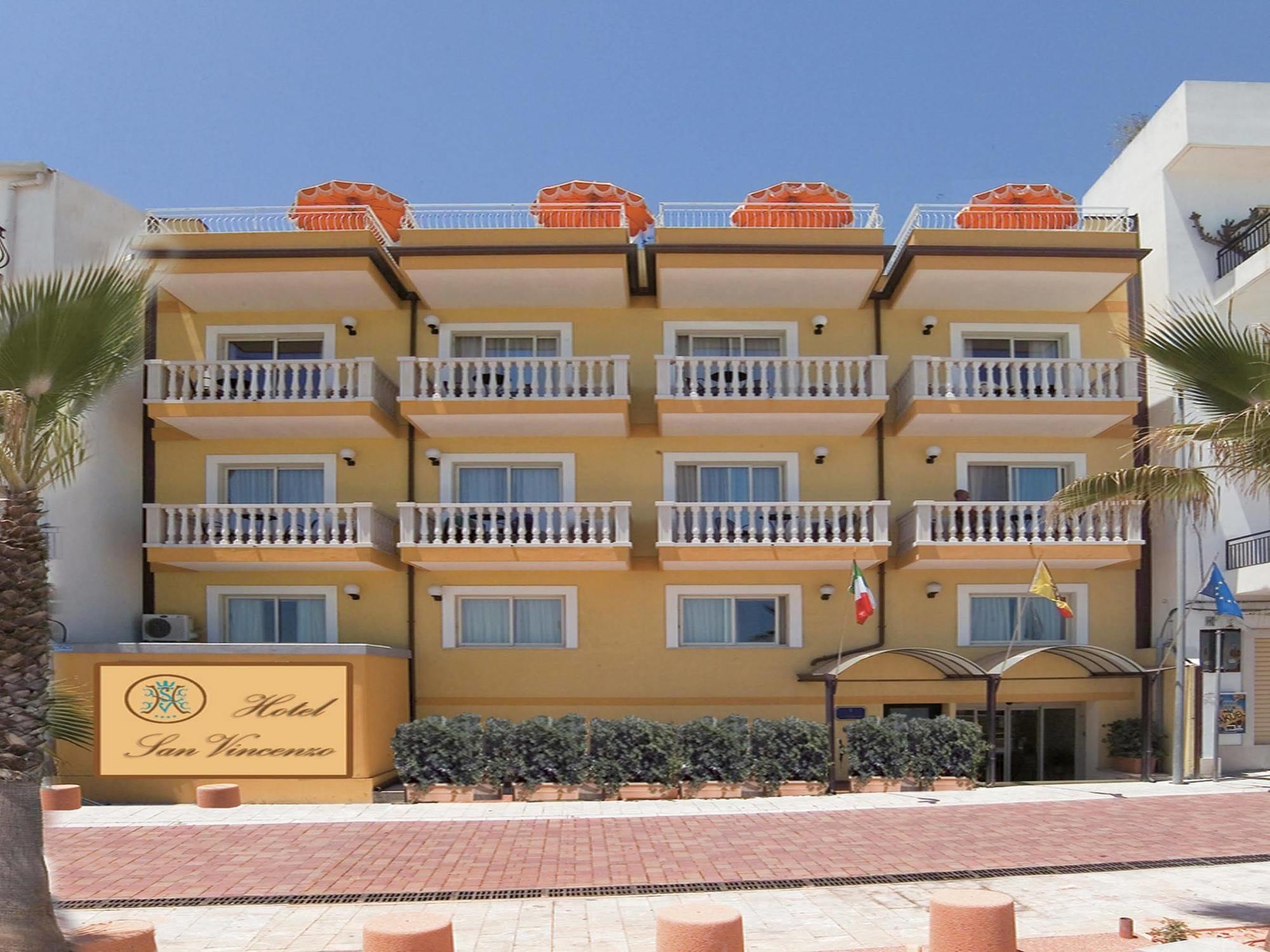 Hotel Orizzonte Letojanni Bagian luar foto